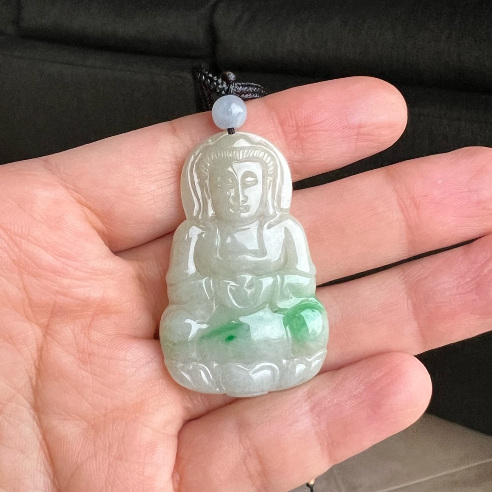 💚JADE GUANYIN BUDDHA Small Thin authentic jadeite necklace